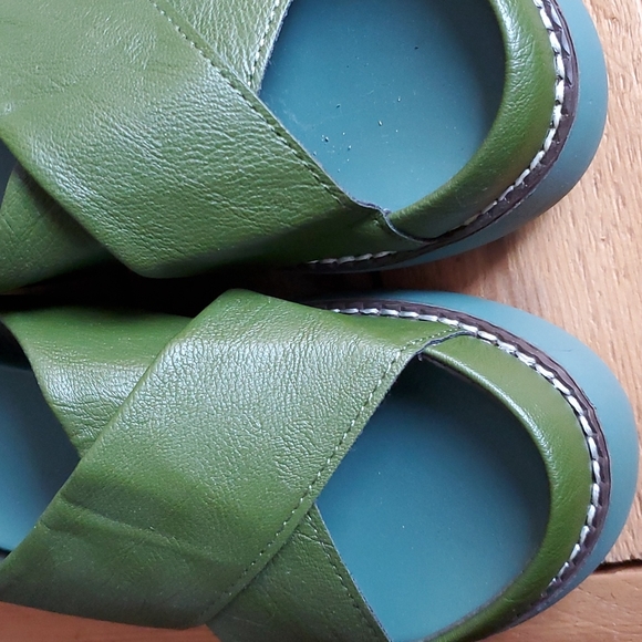 Sandals - Picture 3 of 3